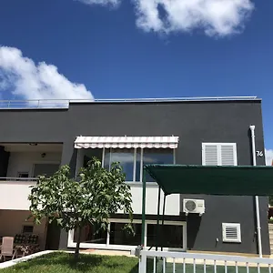 Apartman Nina, Petrčane